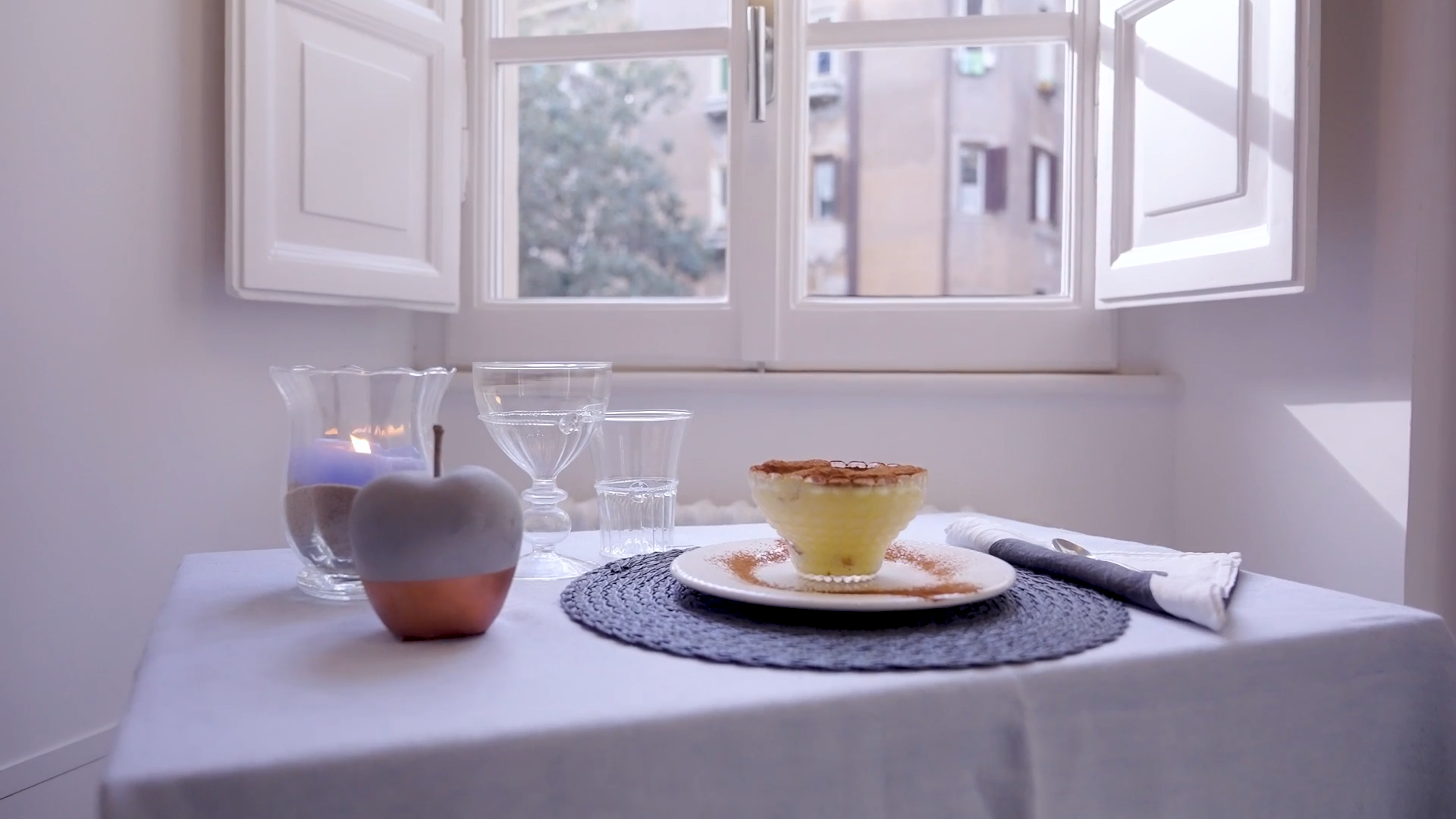 Carica il video: 